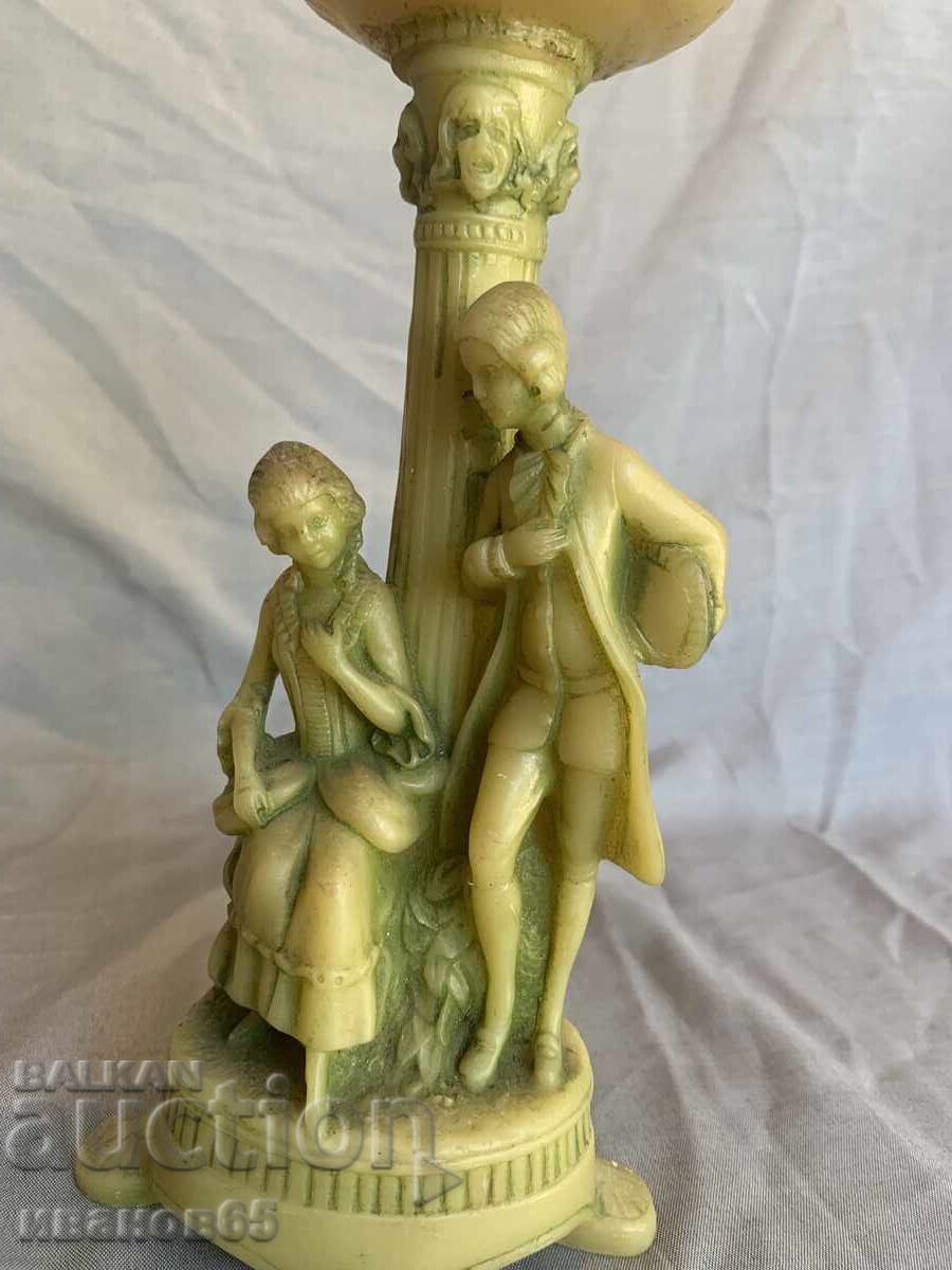 Auction  figurine figure