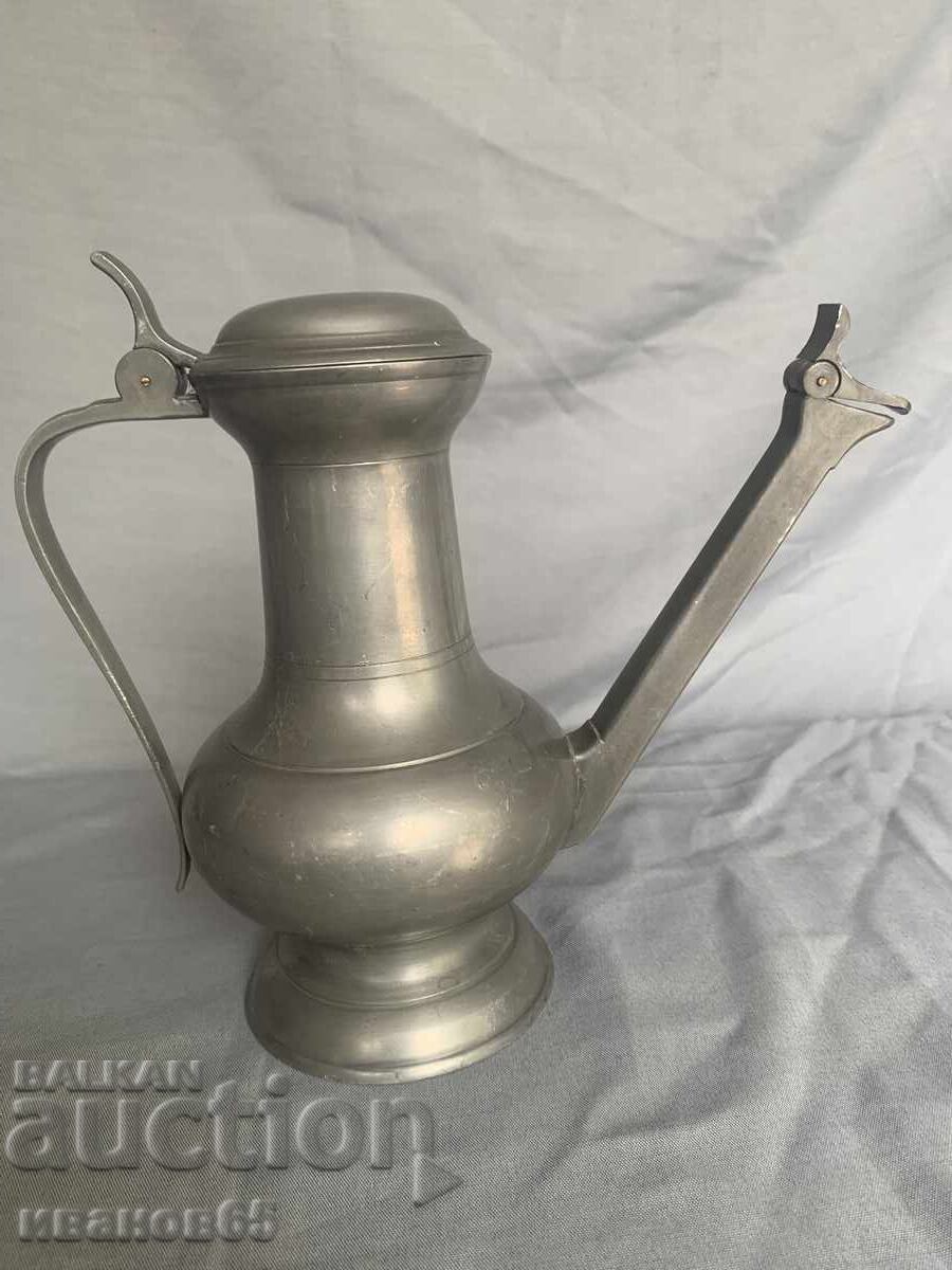 Ceainic vechi de cositor cu preț € 28.12 | 55.00 BGN