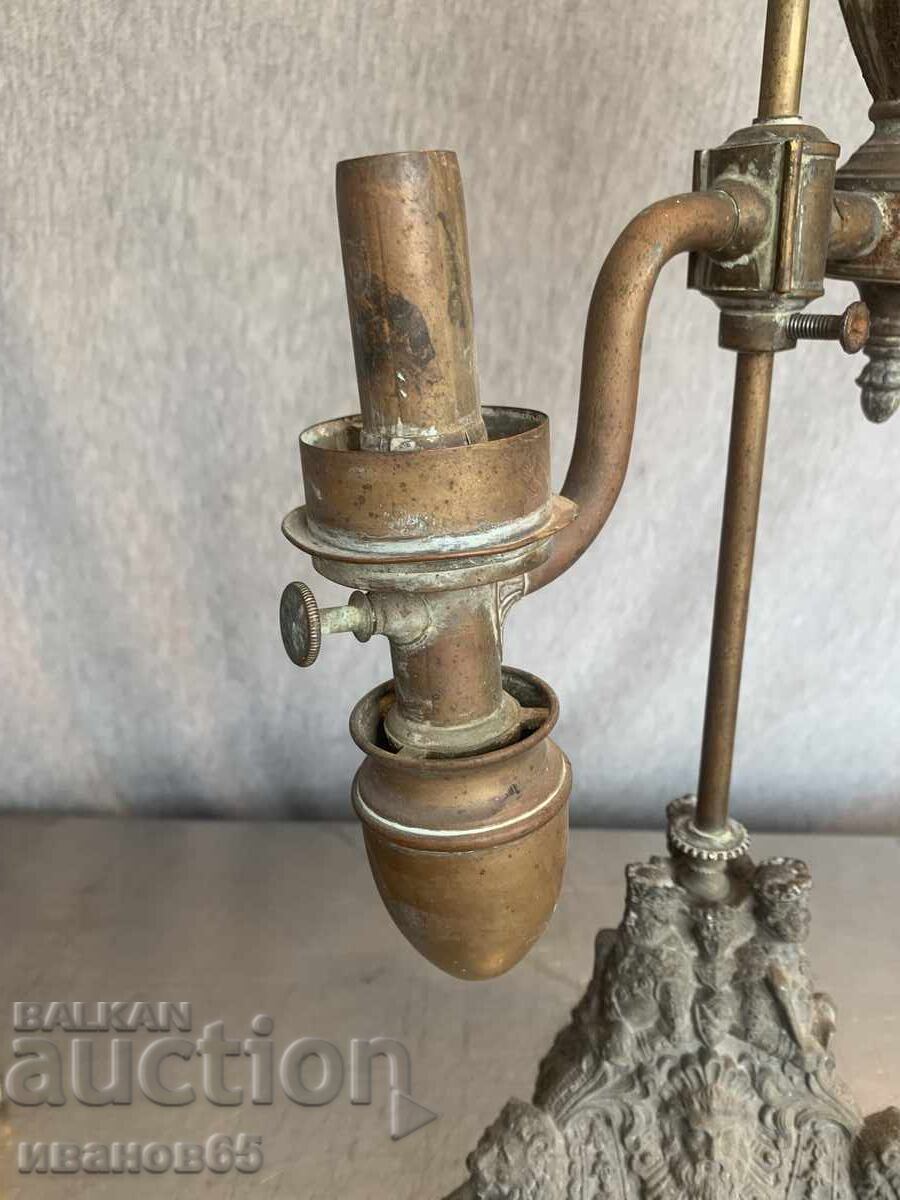 Lampă de ulei antică din bronz cu preț € 100.00 | 195.58 BGN