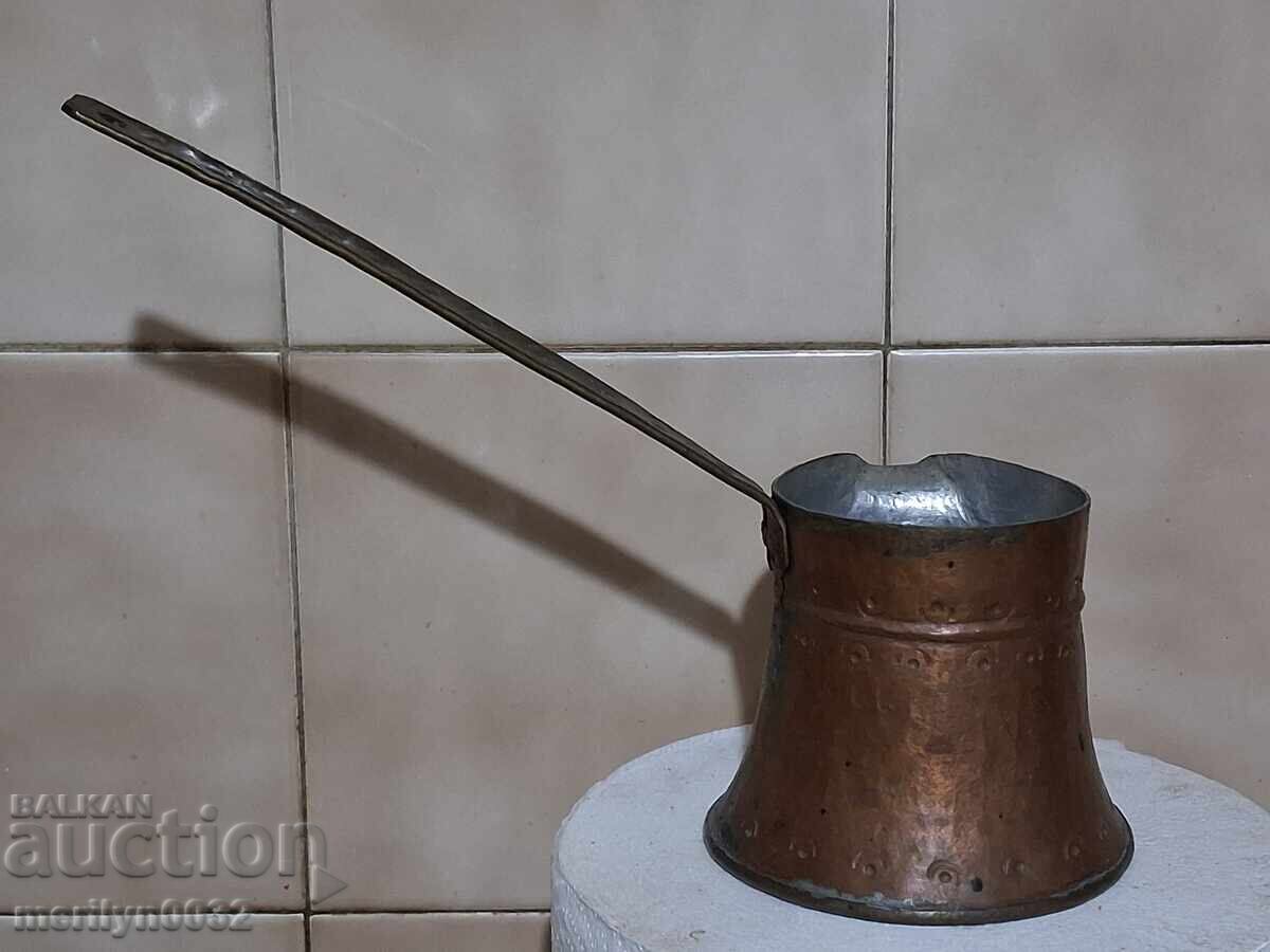 Παλιό κονσερβοποιημένο χάλκινο cezve, καφετιέρα, χάλκινο, χάλκινο δοχείο με τιμή € 32.80 | 64.15 BGN