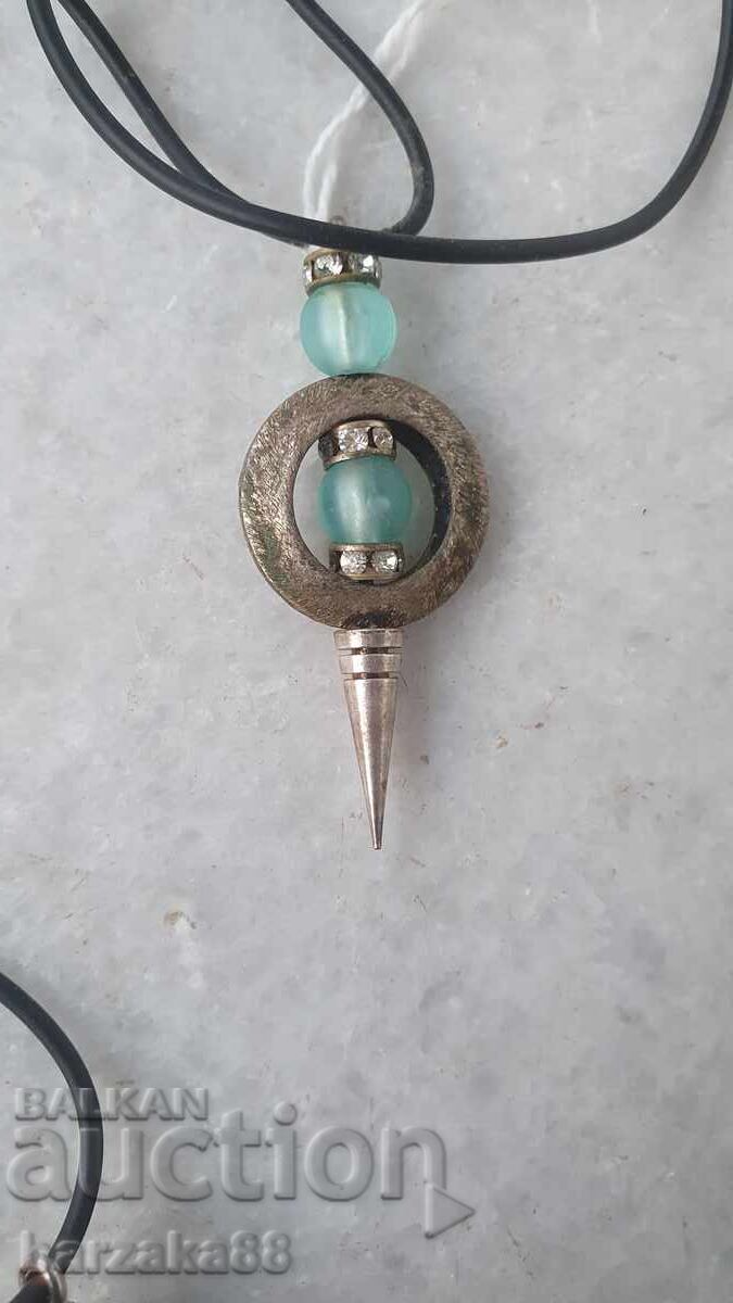 Livrarea Coliere argintate, 3 bucăți