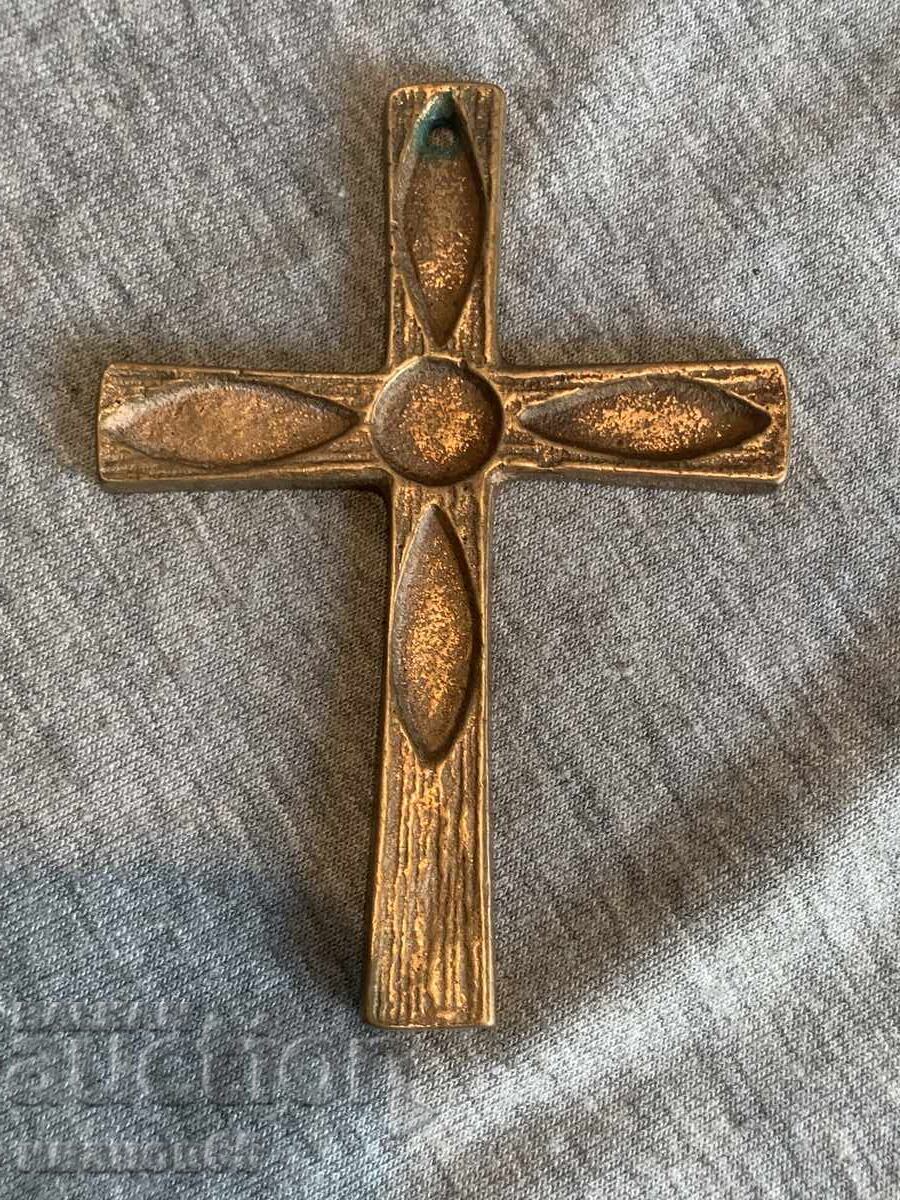 Παράδοση χάλκινος σταυρός