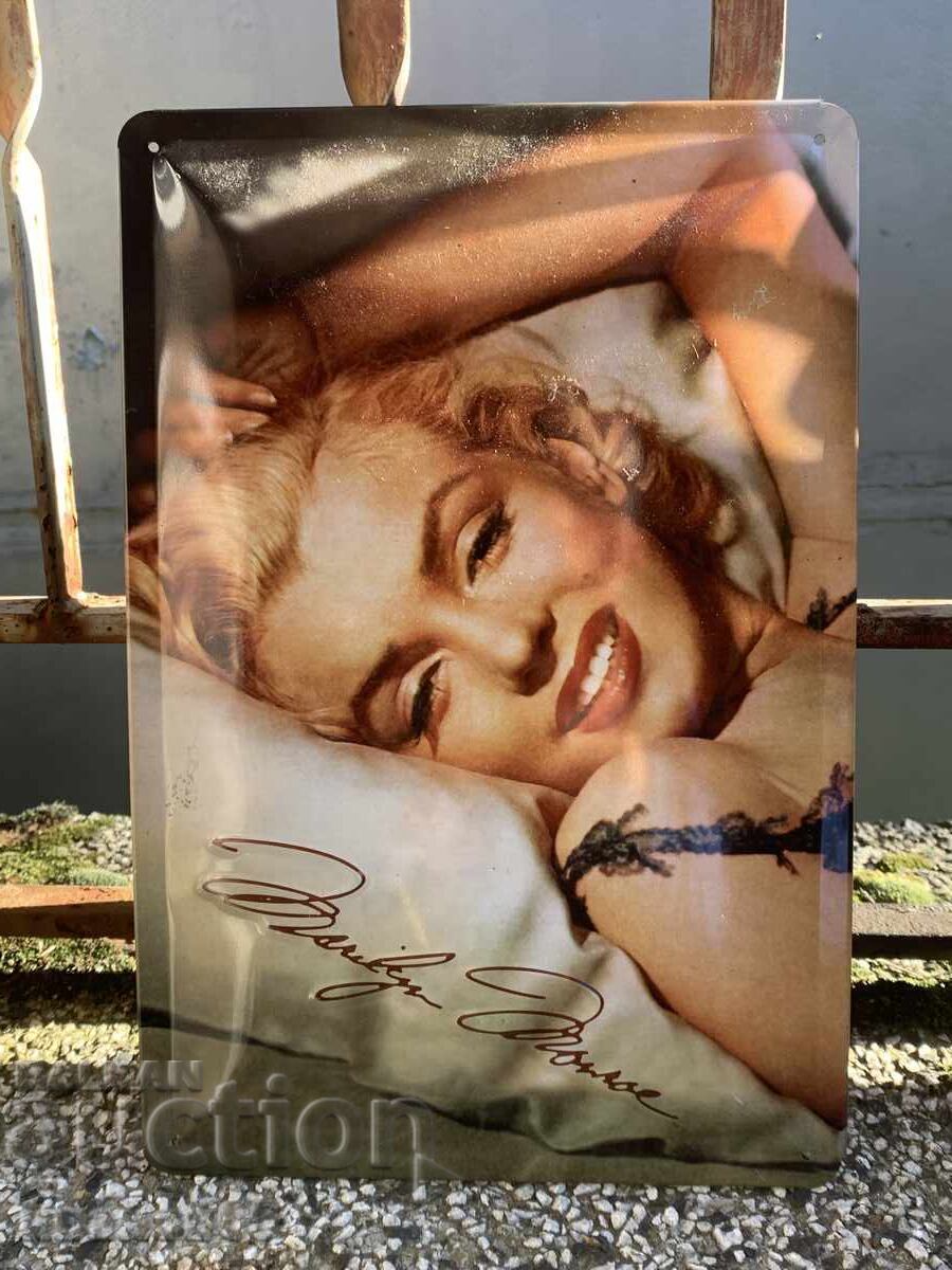 Delivery of Metal Marilyn Monroe Picture Delivery of Metal Marilyn Monroe Picture