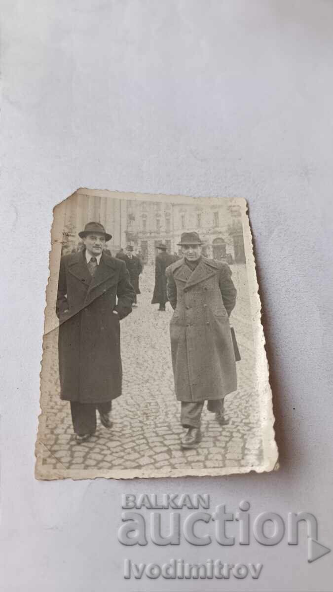 Foto Sofia Doi bărbați la plimbare
