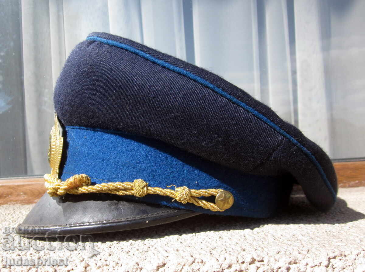 Licitație Șapcă de feroviar bulgară, șapcă de garnizoană cu cocardă din perioada socialistă