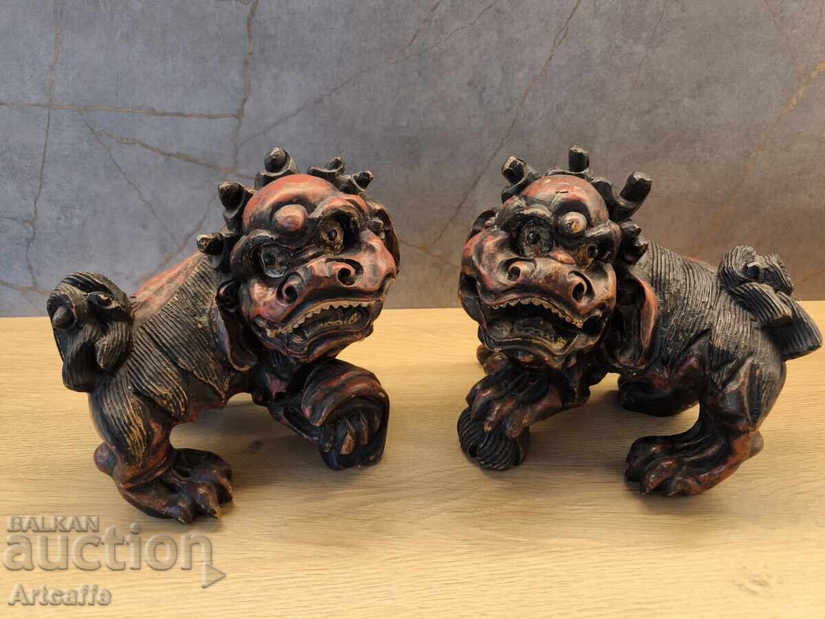 Auction Pair of Temple Lions (Foo Dogs) – Hand Carved, Asia Auction Pair of Temple Lions (Foo Dogs) – Hand Carved, Asia