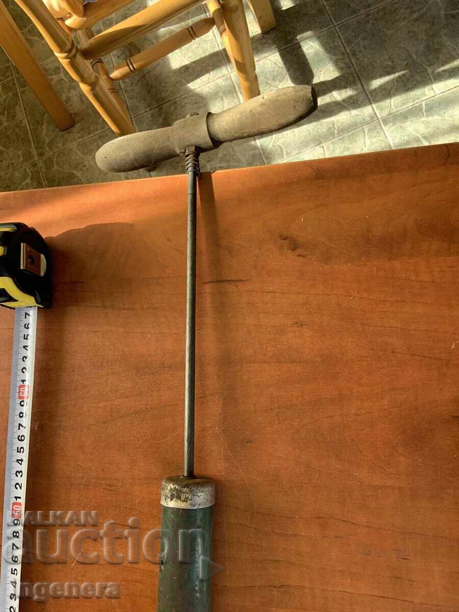 Licitație POMPĂ MANUALĂ MARE BULGARIA