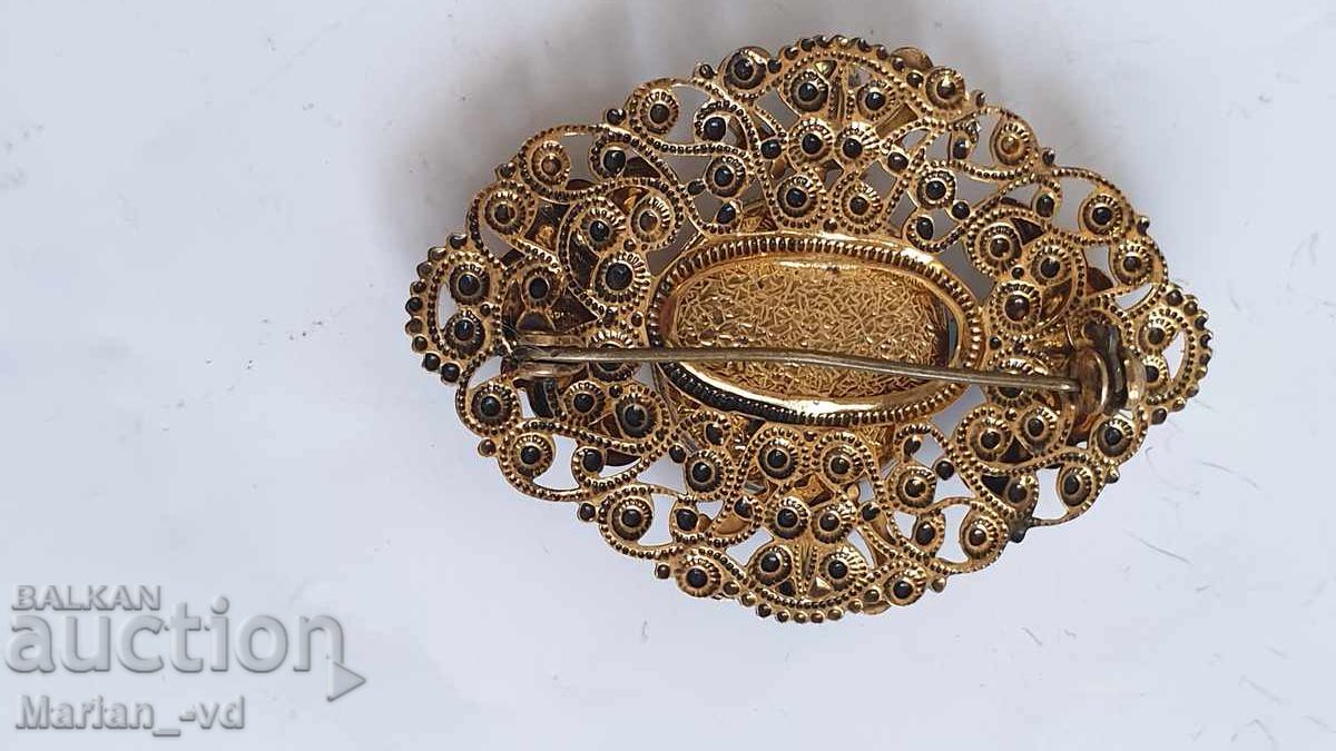 Auction Vintage Porcelain CCCP Brooch Auction Vintage Porcelain CCCP Brooch