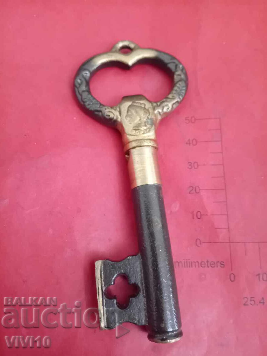 Cheie veche, tirbușon, bronz