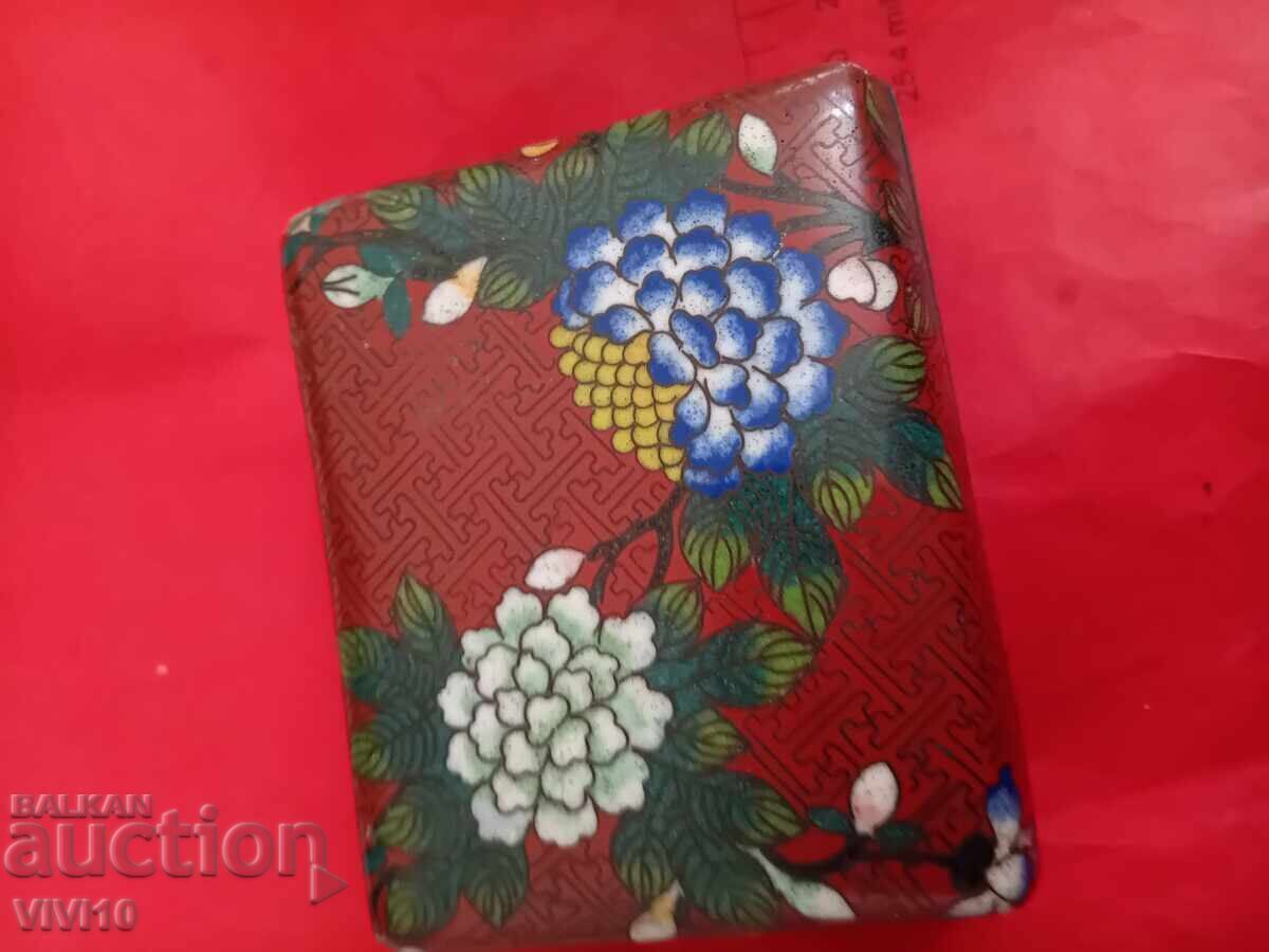 Cutie de bijuterii veche, cloisonné cu preț € 55.00 | 107.57 BGN