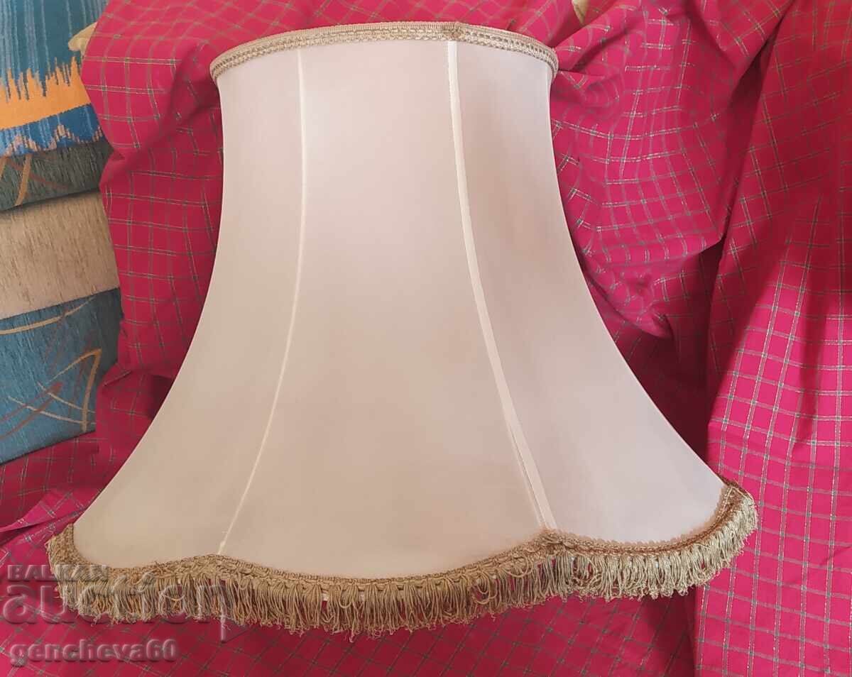 Παράδοση Τεράστιο παλιό αμπαζούρ για λάμπα Παράδοση Τεράστιο παλιό αμπαζούρ για λάμπα