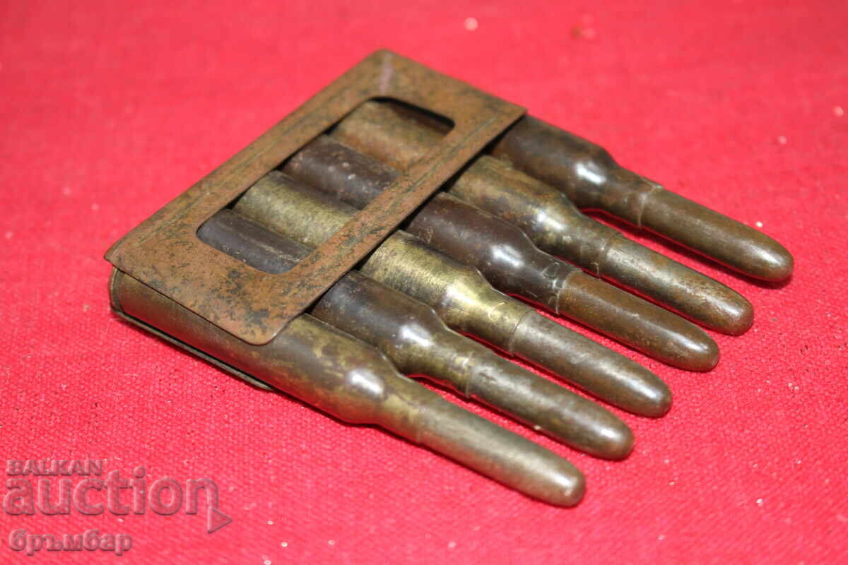 Licitație Încărcător clips pentru Carcano. Securizat. Tuburi cartuș perforate Licitație Încărcător clips pentru Carcano. Securizat. Tuburi cartuș perforate