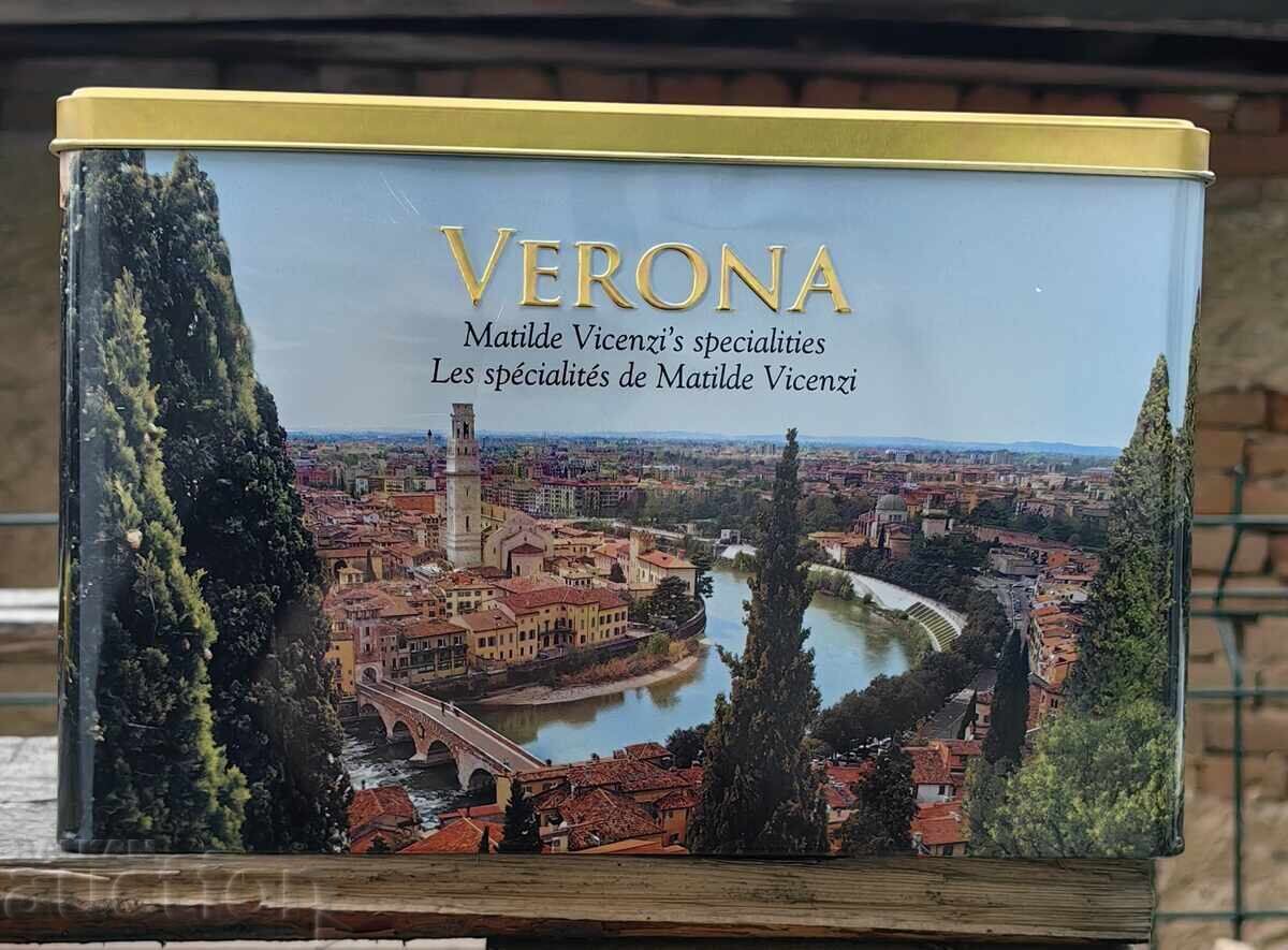 Livrarea VERONA CUTIE METALICĂ MARE DE LUX GOALĂ PENTRU DULCIURI Livrarea VERONA CUTIE METALICĂ MARE DE LUX GOALĂ PENTRU DULCIURI