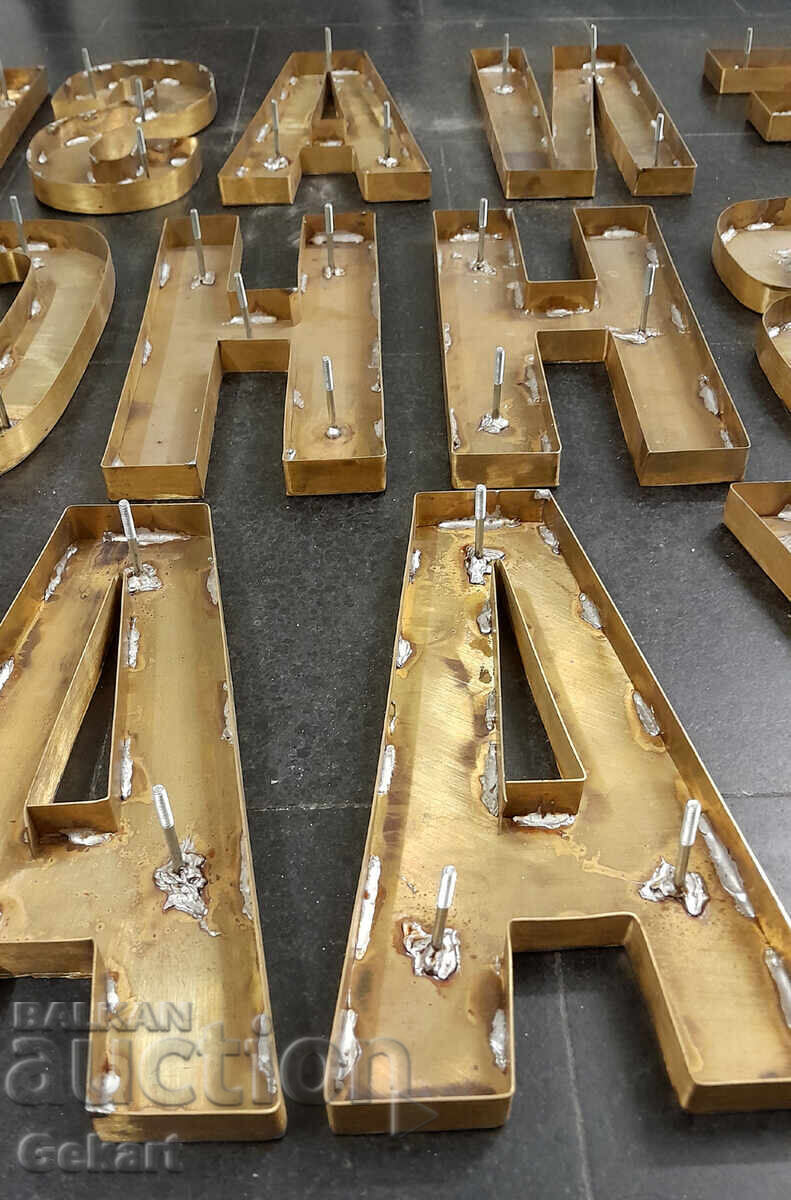 Μεταλλικά γράμματα - Χάλκινα 3D - 6