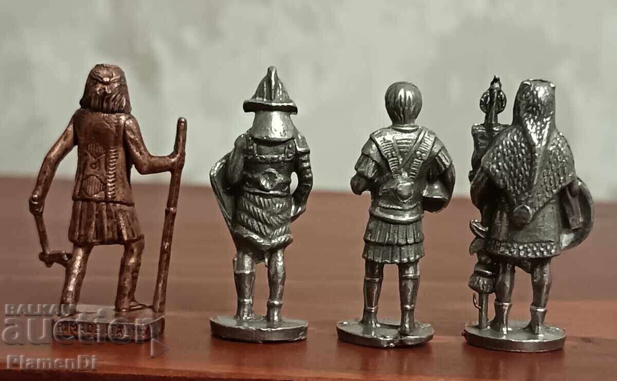 Lot de 7 bucăți figurine metalice - 7 Lot de 7 bucăți figurine metalice - 7