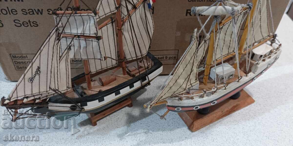 Licitație Două bărci din lemn