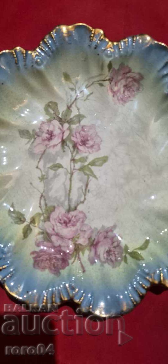 FARFURIE - ROYAL ROSE - ANGLIA cu preț € 11.99 | 23.45 BGN FARFURIE - ROYAL ROSE - ANGLIA cu preț € 11.99 | 23.45 BGN