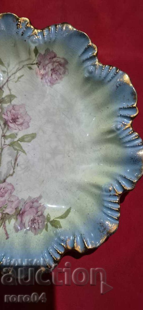 Auction CHINA - ROYAL ROSE - ENGLAND Auction CHINA - ROYAL ROSE - ENGLAND