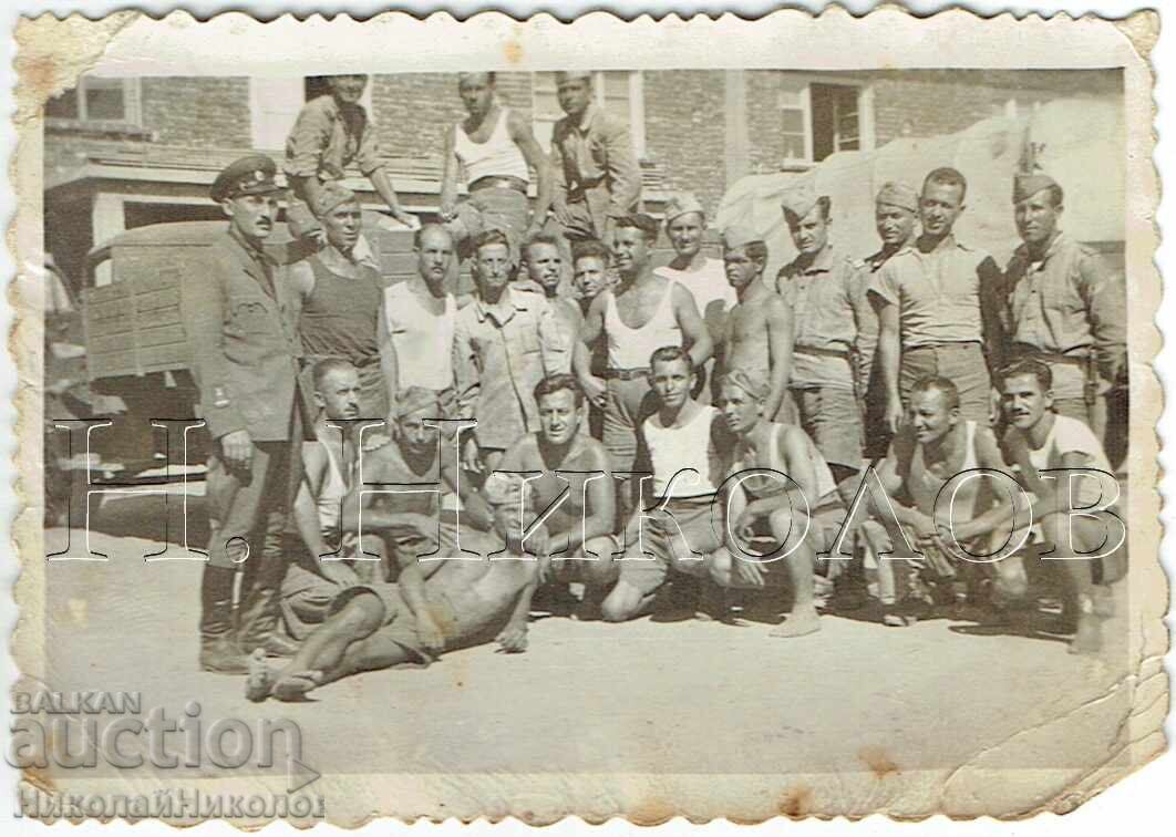 SMALL OLD PHOTO OF BULGARIAN SOLDIERS IN GREECE J299
