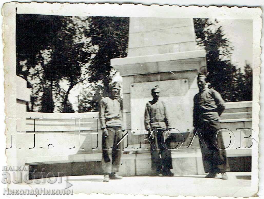 MICĂ POZĂ VECHE CU SOLDATI BULGARI ÎN GRECIA J300