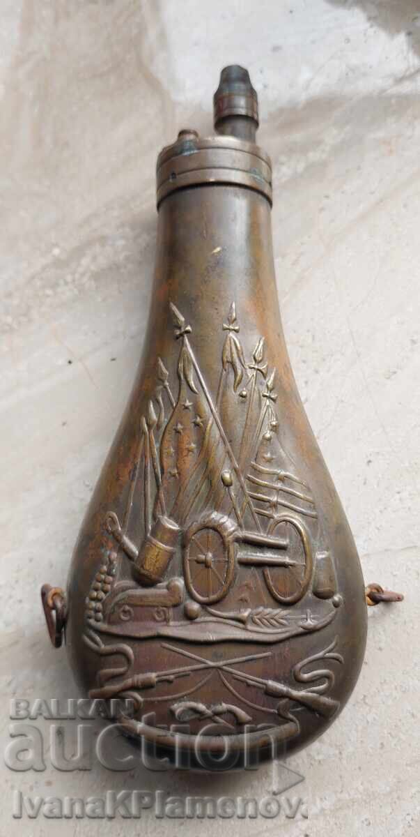 Auction  Brass powder flask Italy for connoisseurs