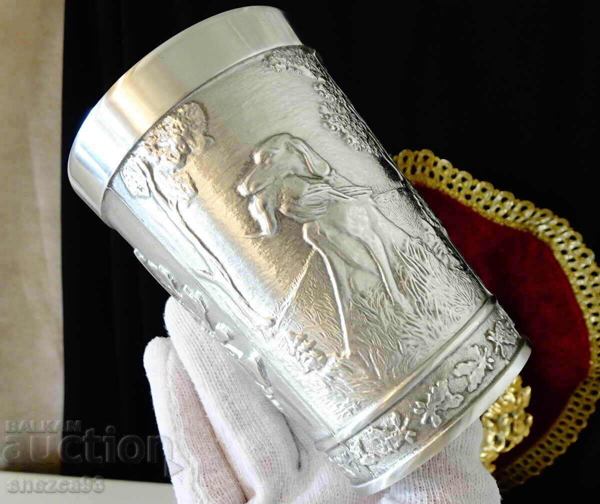 Livrarea Cană de staniu cu scene de vânătoare Câine, Vânat, Cerb, Puști