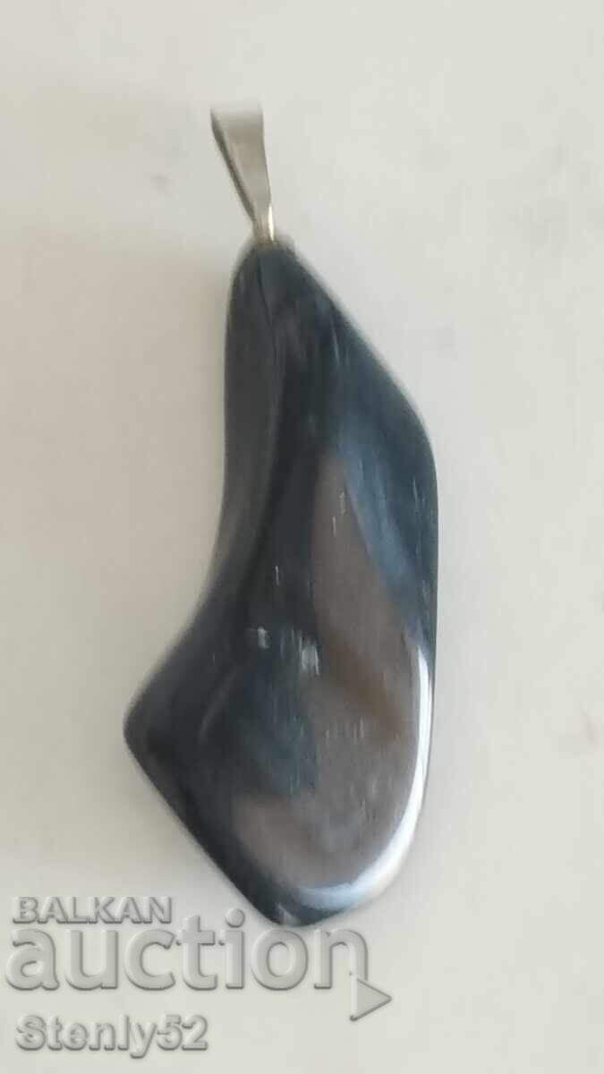 Medalion piatră neagră naturală cu preț € 5.00 | 9.78 BGN