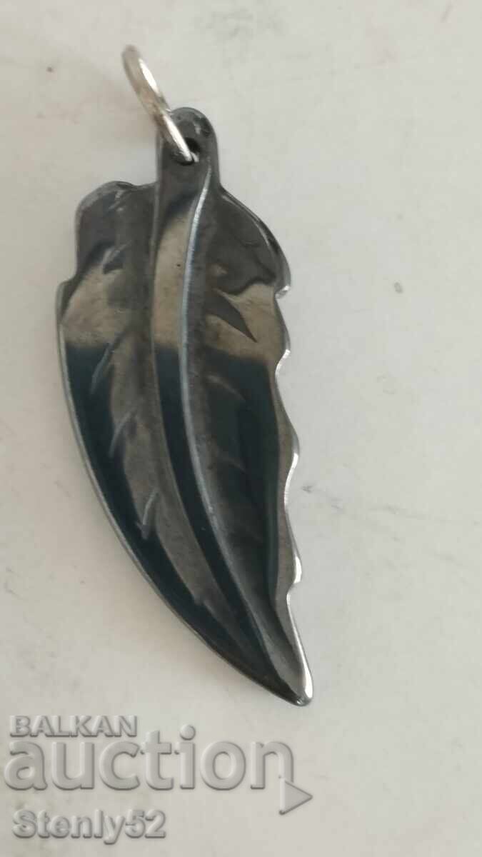 Medalion piatră neagră naturală cu preț € 5.00 | 9.78 BGN