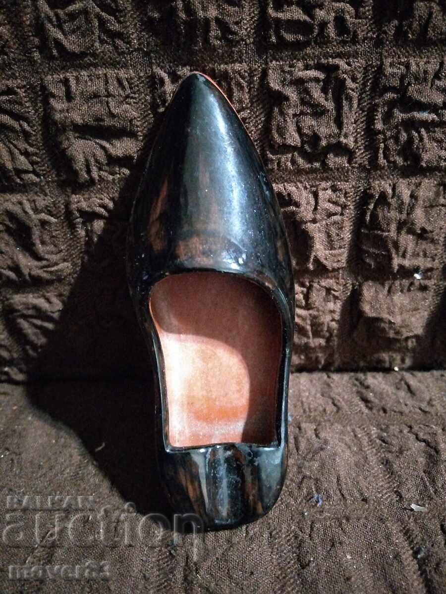 Παράδοση Σταχτοδοχεία πορσελάνης. Σετ