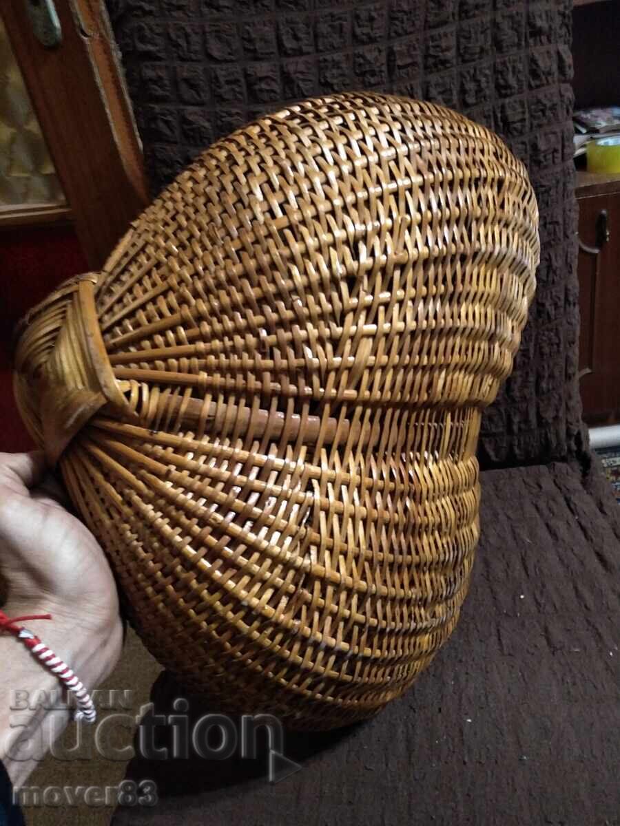 Old wicker basket. - 5