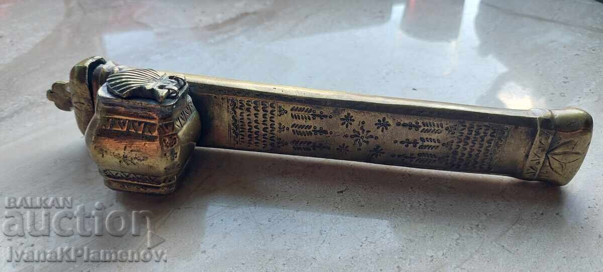 Cerneală divină retro pentru colecționari