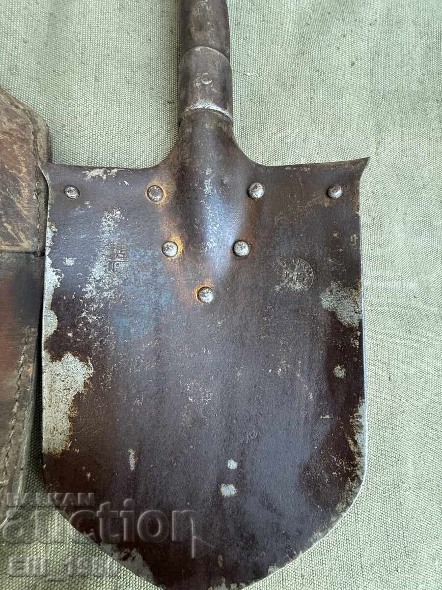 Soldier's shovel 1915 with price € 55.00 | 107.57 BGN