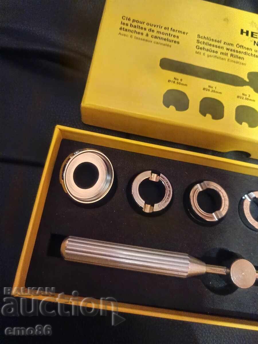 Аукцион Комплект за отваряне на часовници Аукцион Комплект за отваряне на часовници