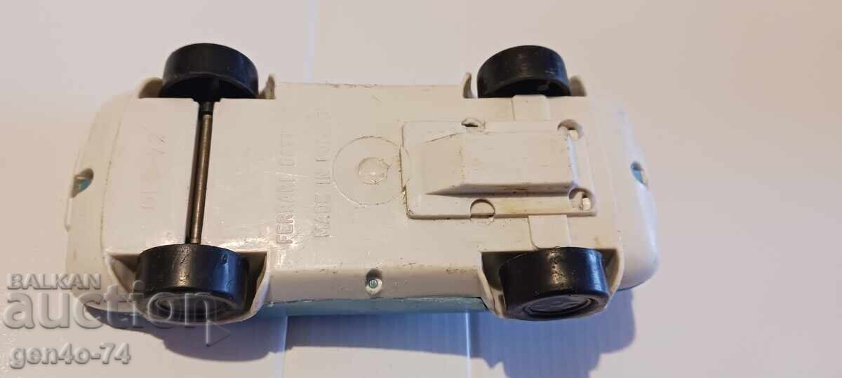 Jucărie veche din perioada sovietică cu preț € 10.00 | 19.56 BGN Jucărie veche din perioada sovietică cu preț € 10.00 | 19.56 BGN