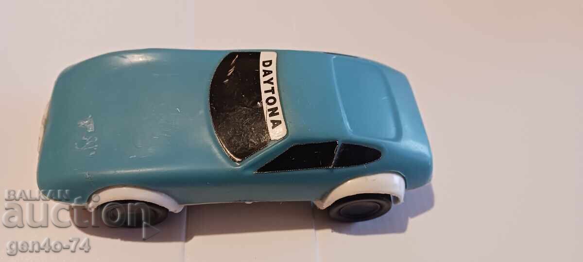 Jucărie veche din perioada sovietică Jucărie veche din perioada sovietică