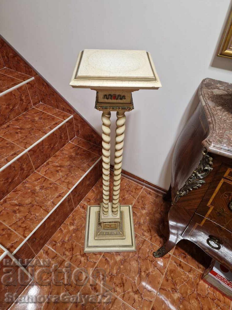 Auction  Unique Italian Silik pedestal column
