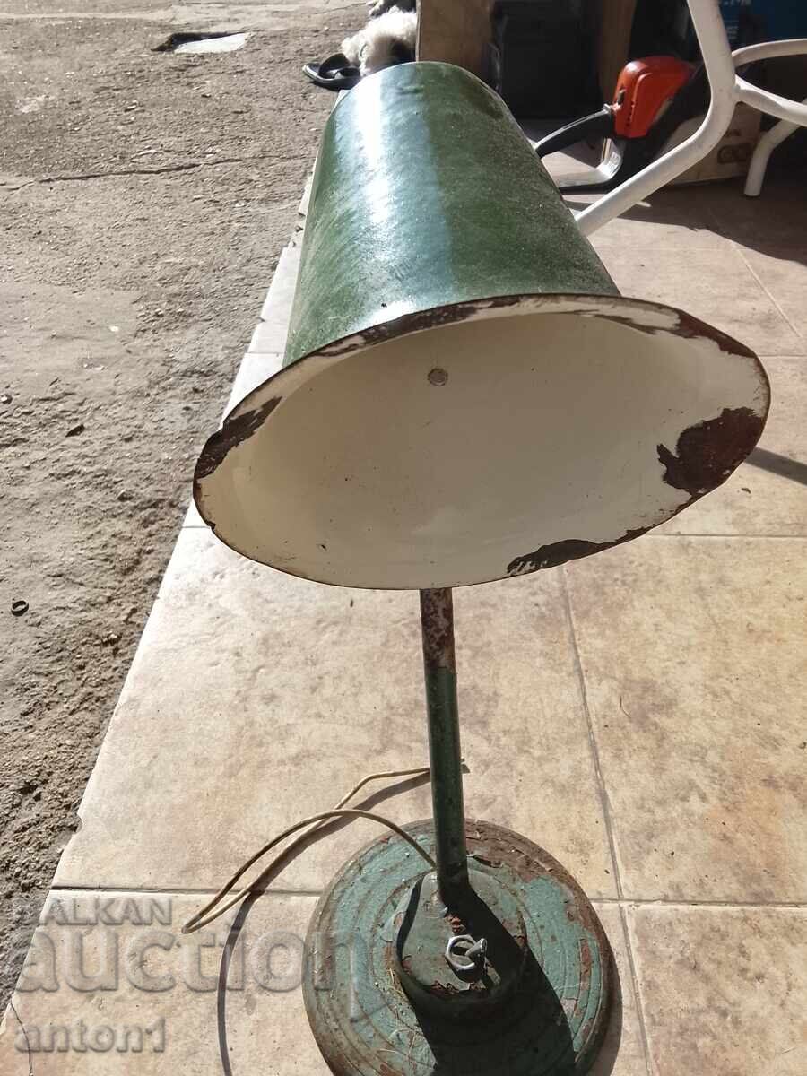 Μια παλιά λάμπα
