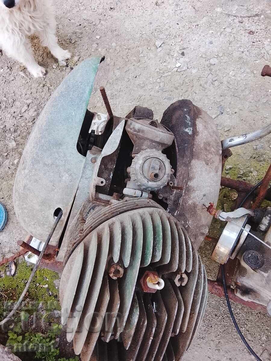 Доставка на Двигател