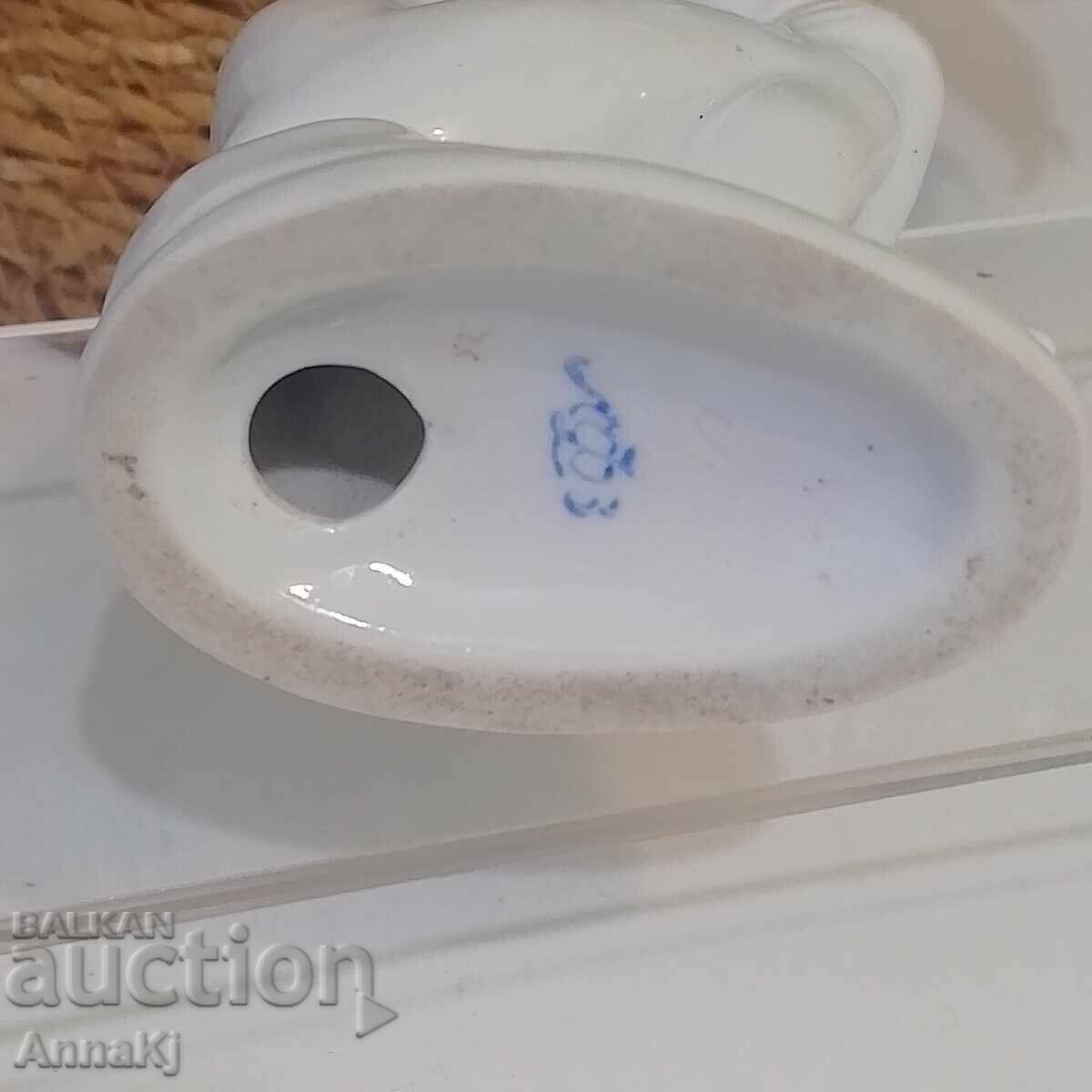 Livrarea Figurină din porțelan LFZ