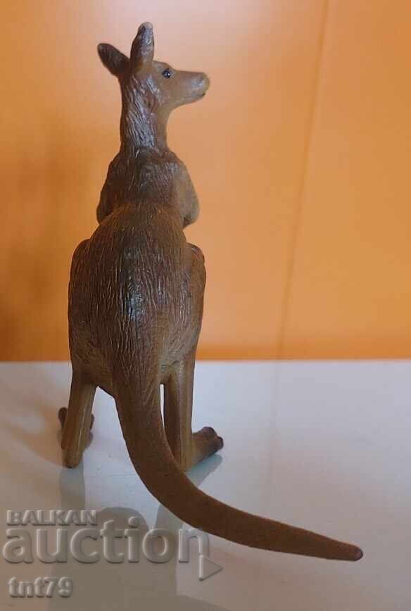 Livrarea Figurină, animale: cangur – Papo