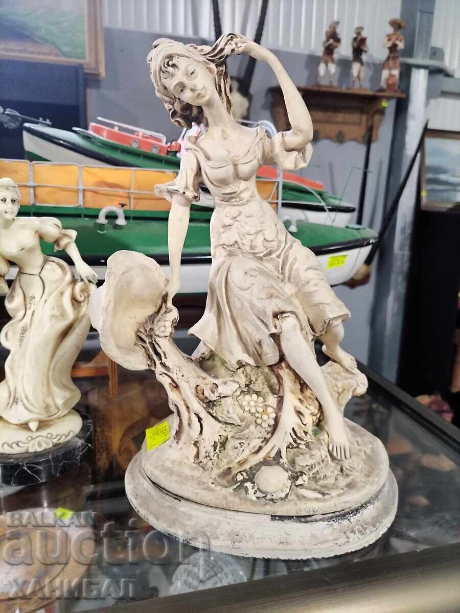 BEAUTIFUL PORCELAIN, CERAMIC FIGURE ITALY