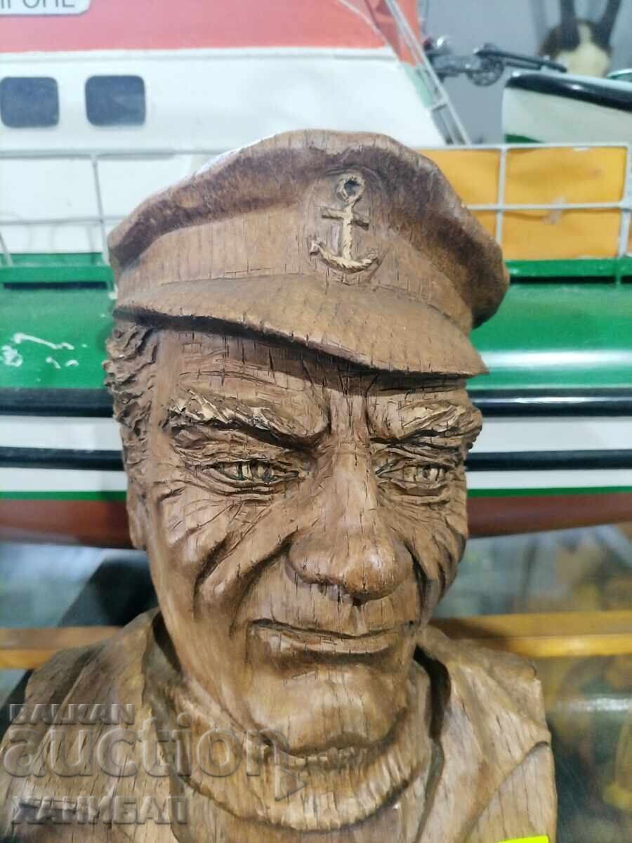 Licitație FIGURĂ DE CĂPITAN DE NAVĂ