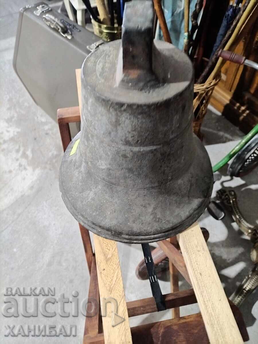 MARE CLOPOT DE BRONZ VECHI cu preț € 330.00 | 645.42 BGN