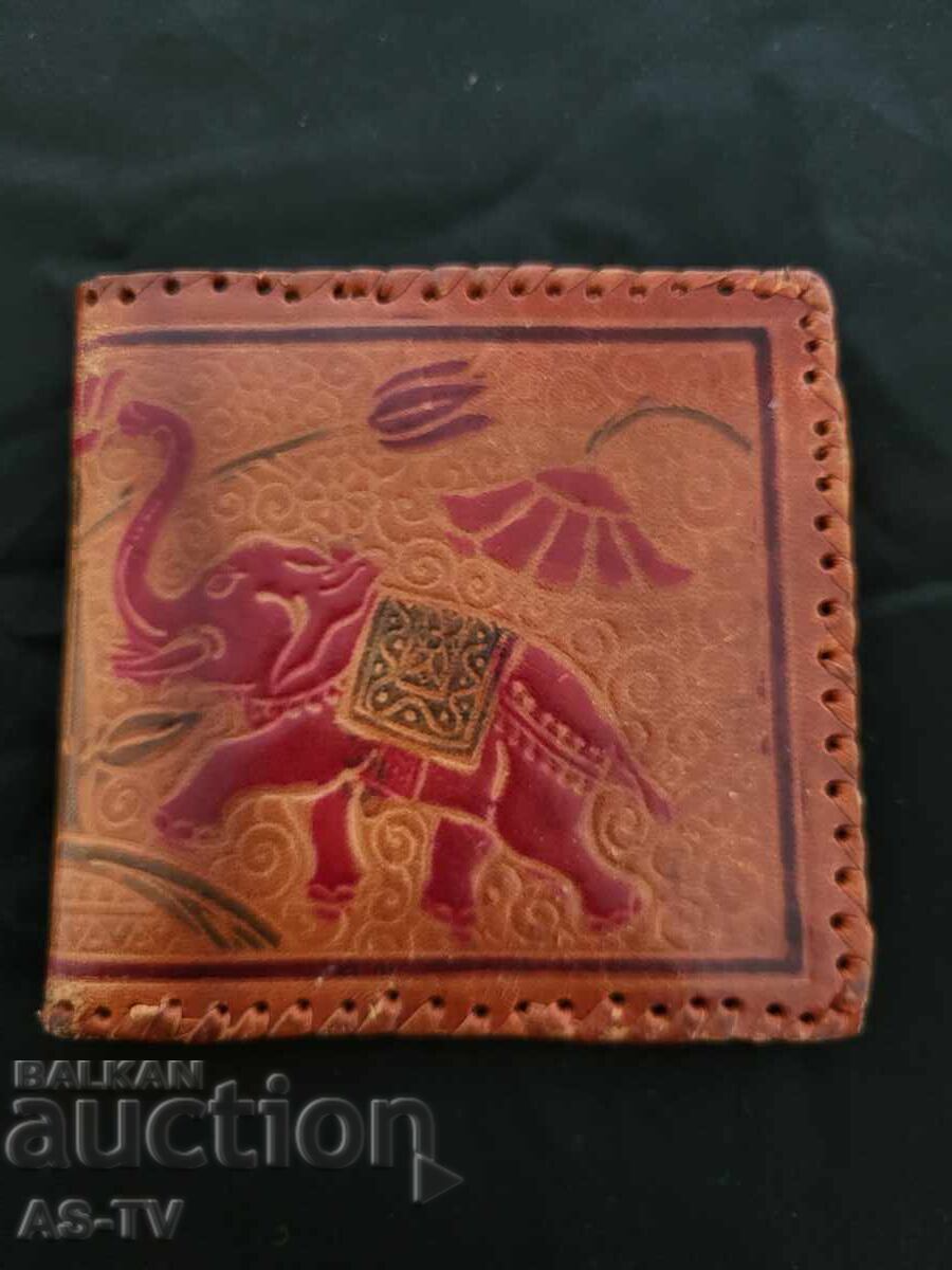 Old leather wallet with price € 11.00 | 21.51 BGN Old leather wallet with price € 11.00 | 21.51 BGN