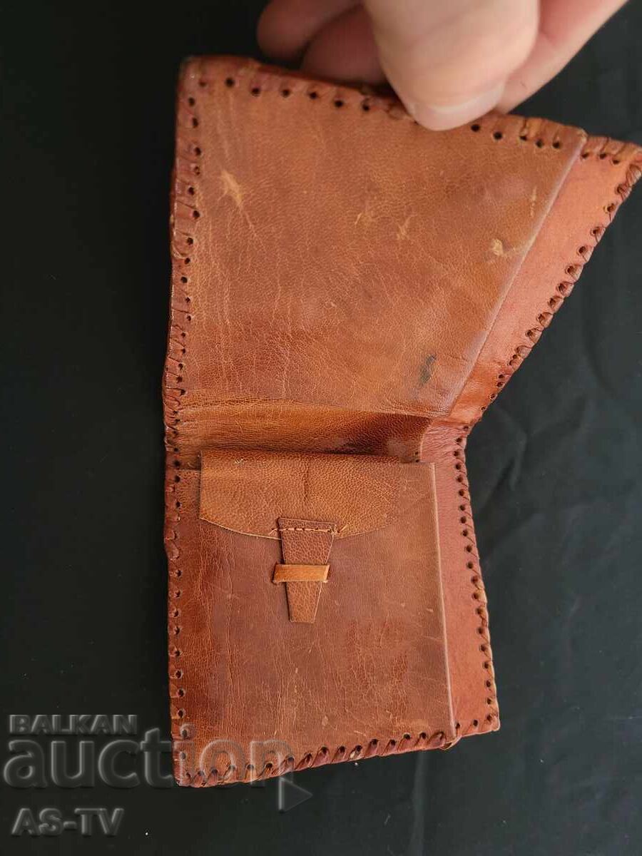 Auction Old leather wallet Auction Old leather wallet