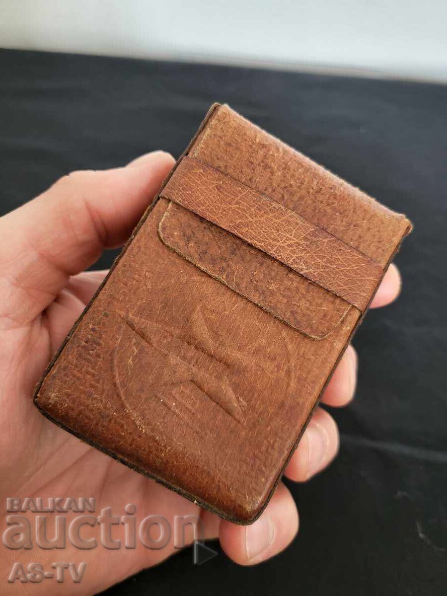 Old leather snuffbox from the time of socialism with price € 12.00 | 23.47 BGN Old leather snuffbox from the time of socialism with price € 12.00 | 23.47 BGN