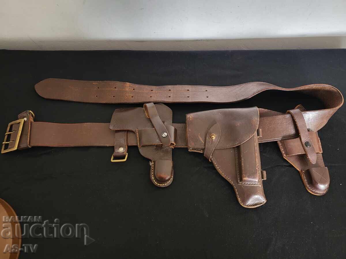 Centură veche de ofițer B.M.K. cu trei tocuri Centură veche de ofițer B.M.K. cu trei tocuri
