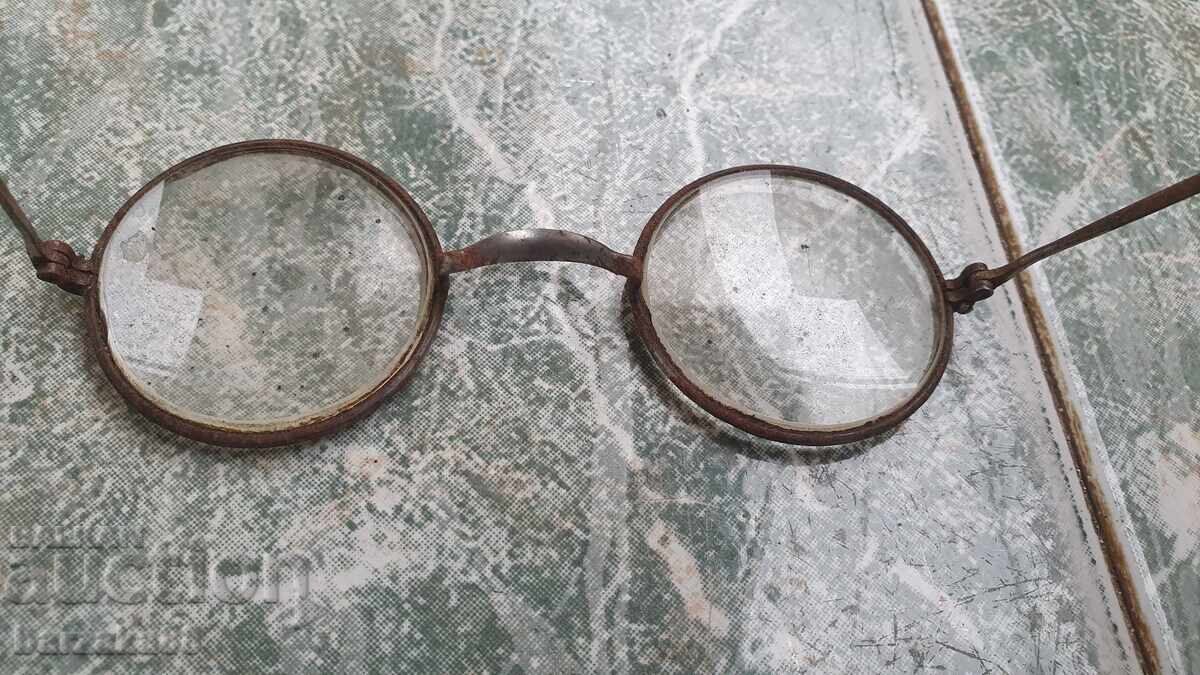 Παλιά γυαλιά με μεταλλική θήκη - 7