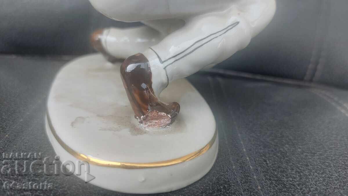 Delivery of Porcelain, Isis, handcraft, dancers