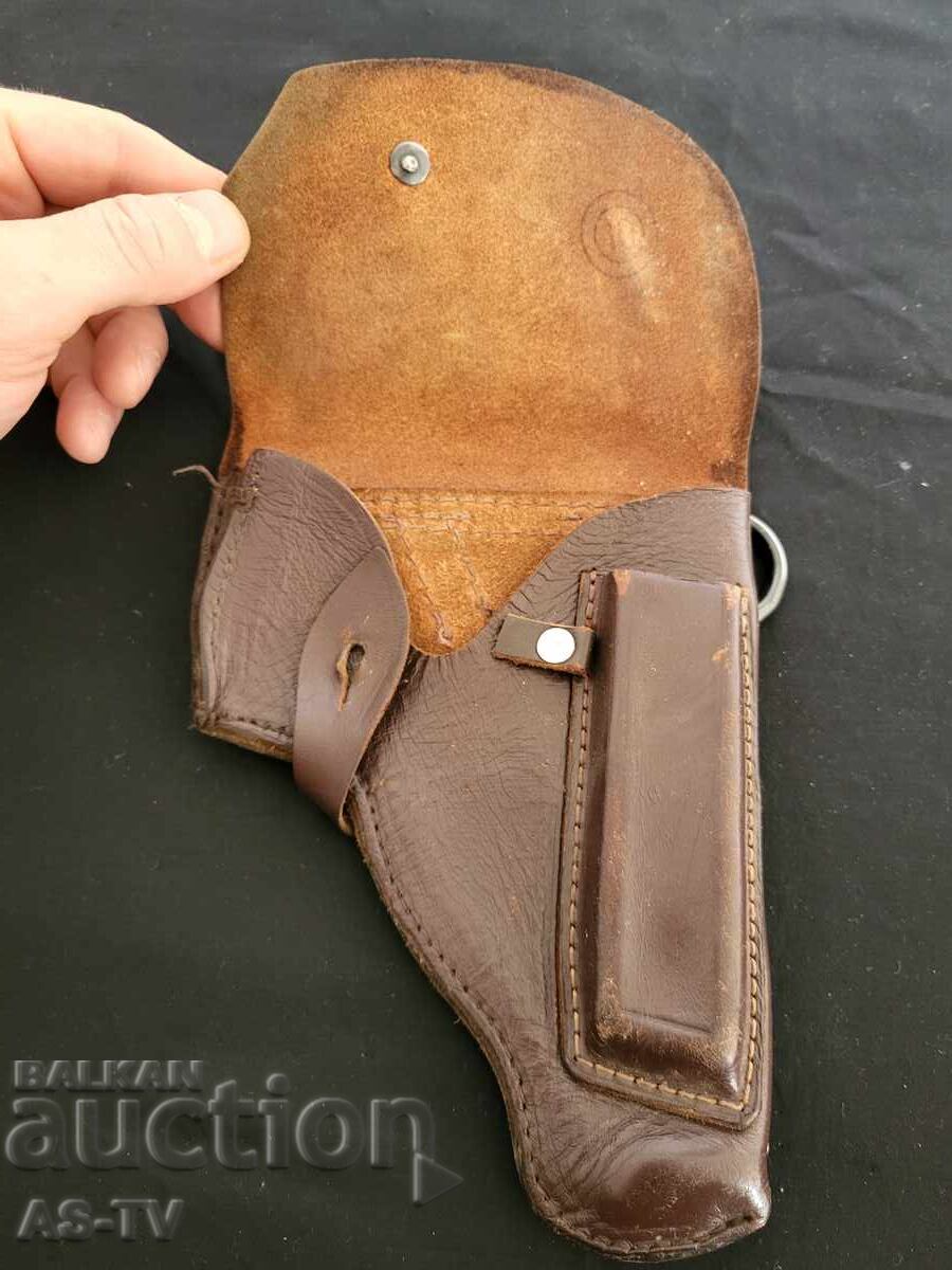 Licitație Toc vechi de piele pentru Makarov Licitație Toc vechi de piele pentru Makarov